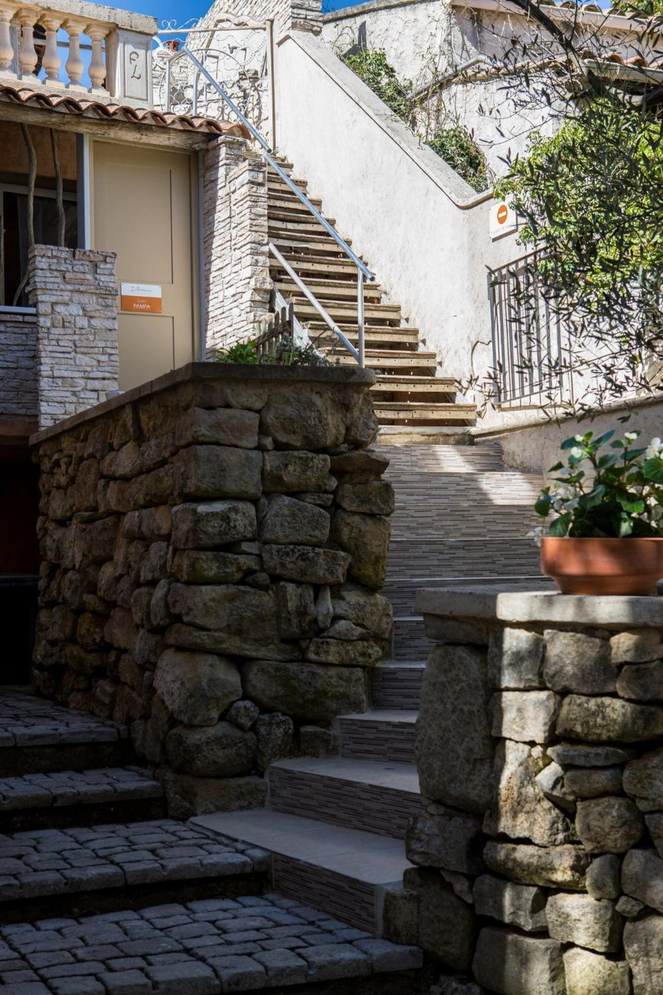 וונל In Provence Hotel - Experience Atypique מראה חיצוני תמונה